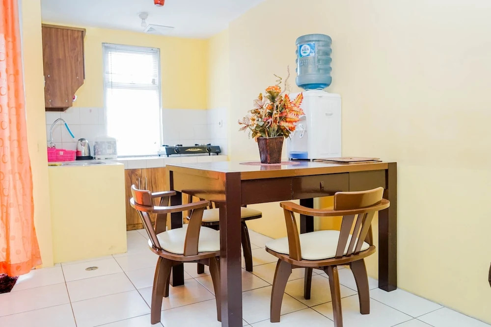 Comfy and Cozy 2BR Great Western Resort Apartment