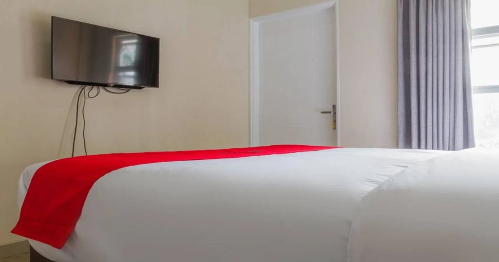 RedDoorz Plus near Rumah Mode 2
