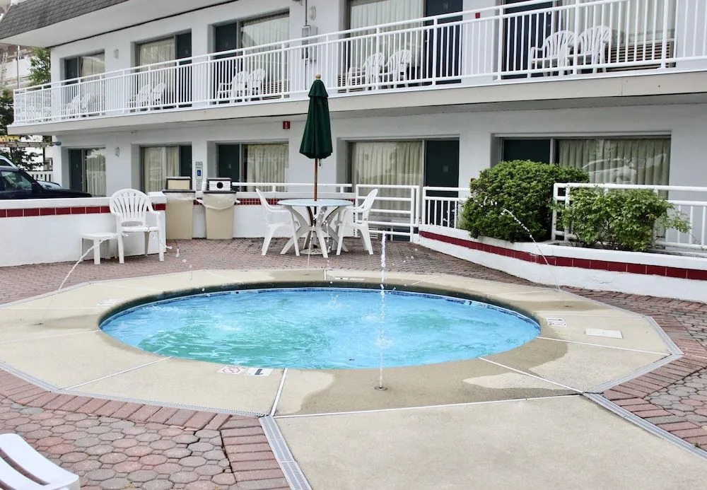 Impala Island Inn