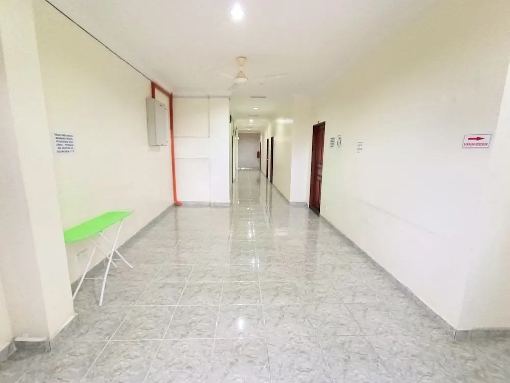 OYO 90868 Oba Hotel