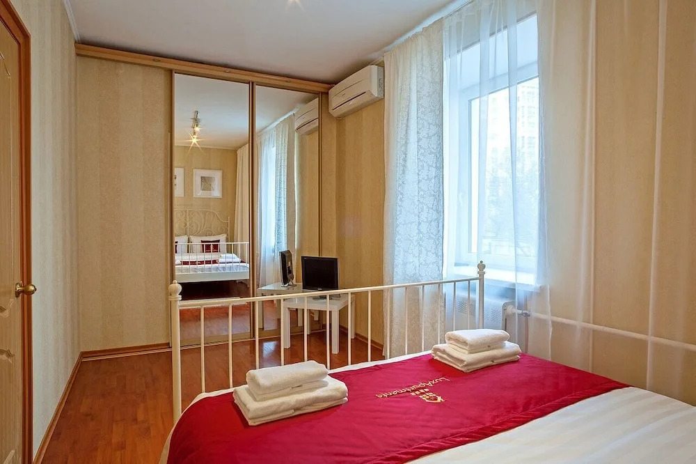 LuxApartments Lyusinovskaya street 48-50