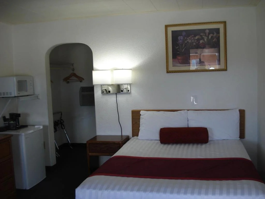 Hills Inn