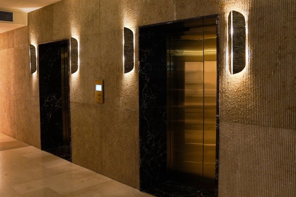 Bratus Hotel
