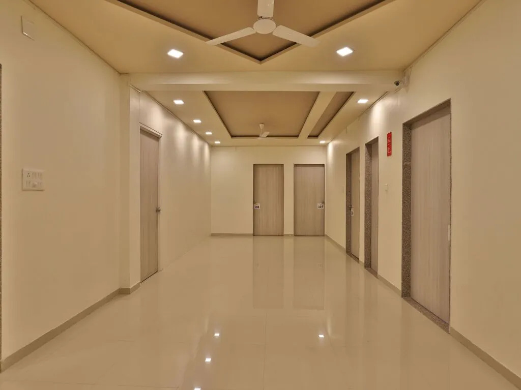 OYO 11750 Hotel Starz