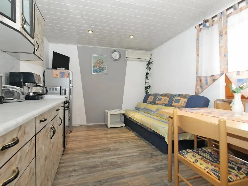 Apartment Lovre 1605