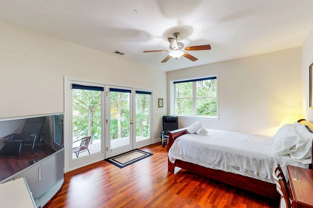 Still Waters - Lakefront Luxury Home With Views, Dock, Home Theater & Game Room