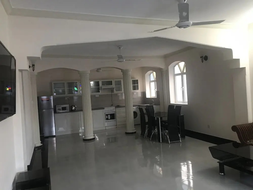 Amore Zanzibar Guest House with WiFi by Monalisa