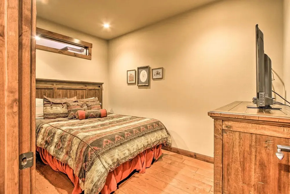 Red Lodge Townhome w/ Private Hot Tub & Mtn Views!