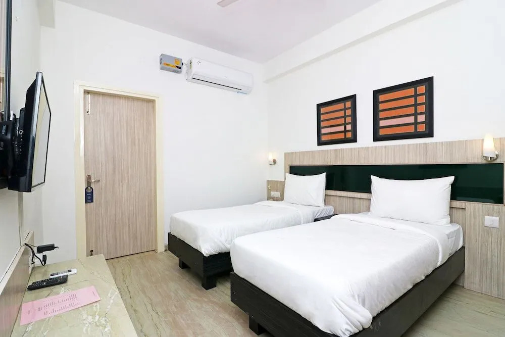 SilverKey Executive Stays 19389 Divine Inn Rajouri Garden