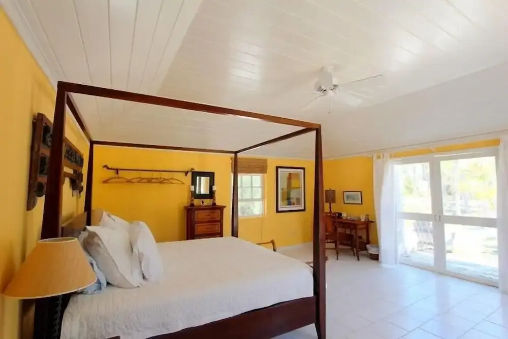 Secluded Paradise: Grand Estate With Kayaks And Snorkeling