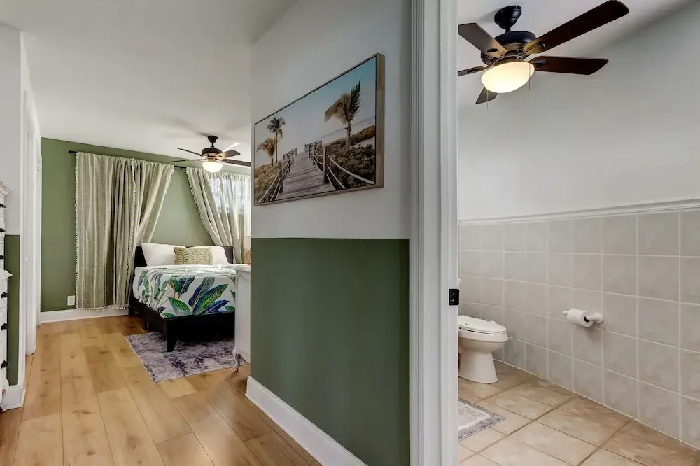 Simple Rooftop Gem 2 Blocks 2 Beach Pets Allowed