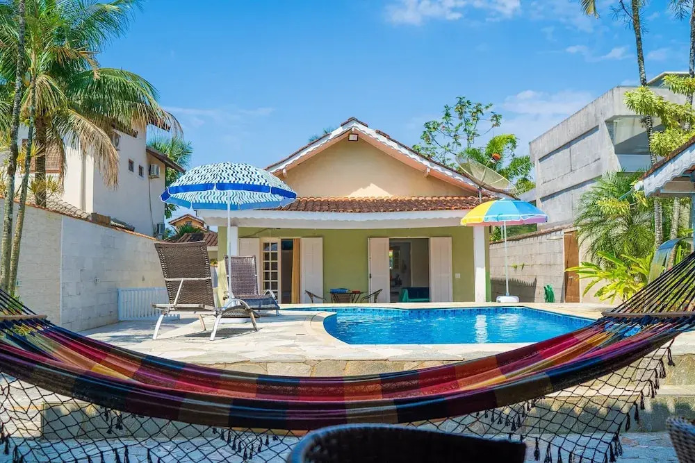 Linda casa no condomínio Morada da Praia