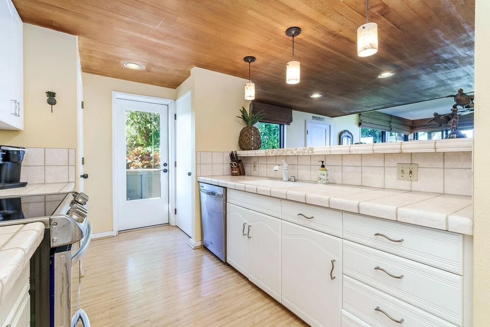 Kahana Village 13 Oceanview 3bed/2bath 3 Bedroom Apts by RedAwning