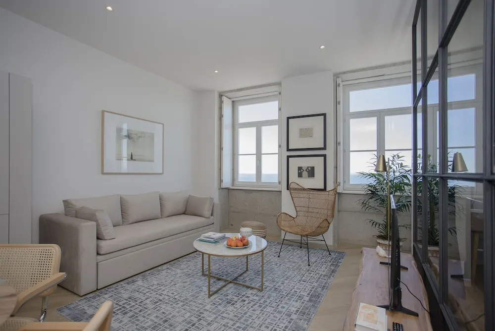 Liiiving -Luxury Beachfront Apartment II