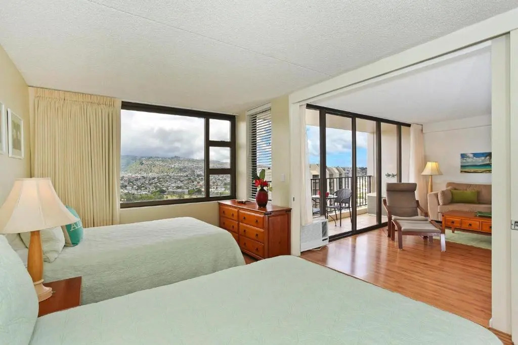 Waikiki Banyan #2609-T2