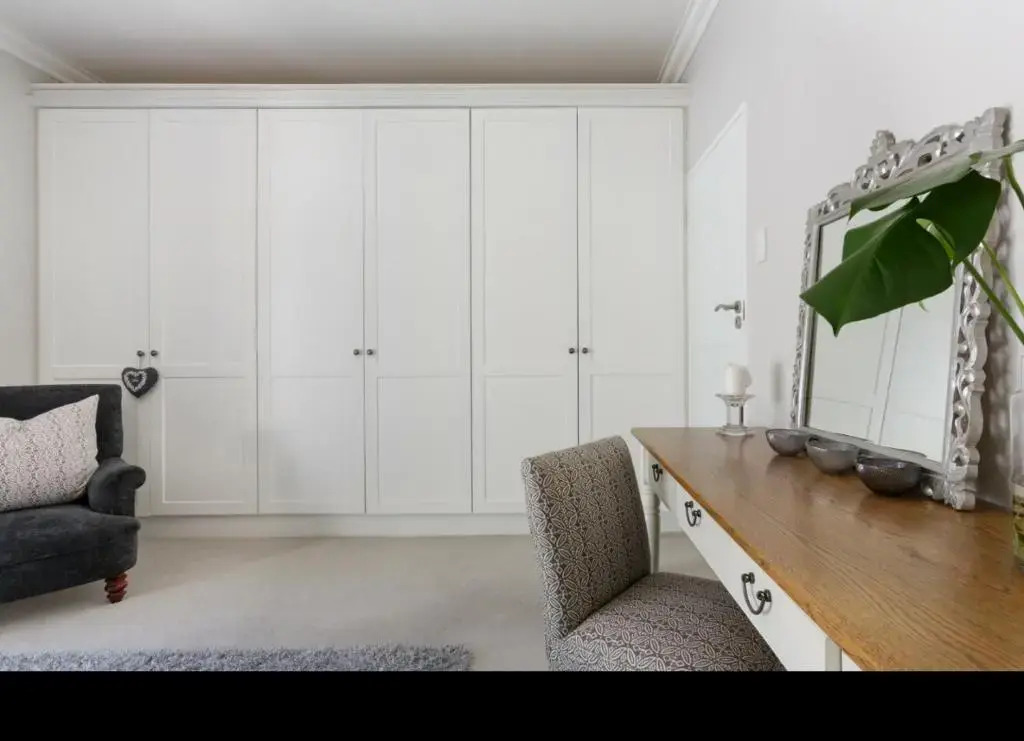 18 Abbotsford