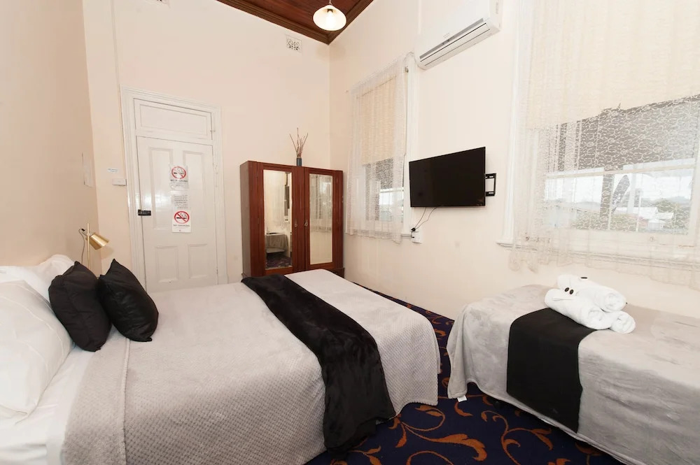 Riverina hotel