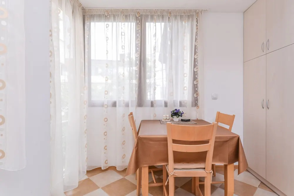 FM Deluxe 1-BDR Apartment - Artist's Place