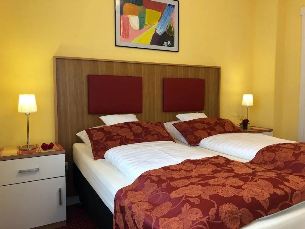 Thermen Hotel Pension Villa Holstein