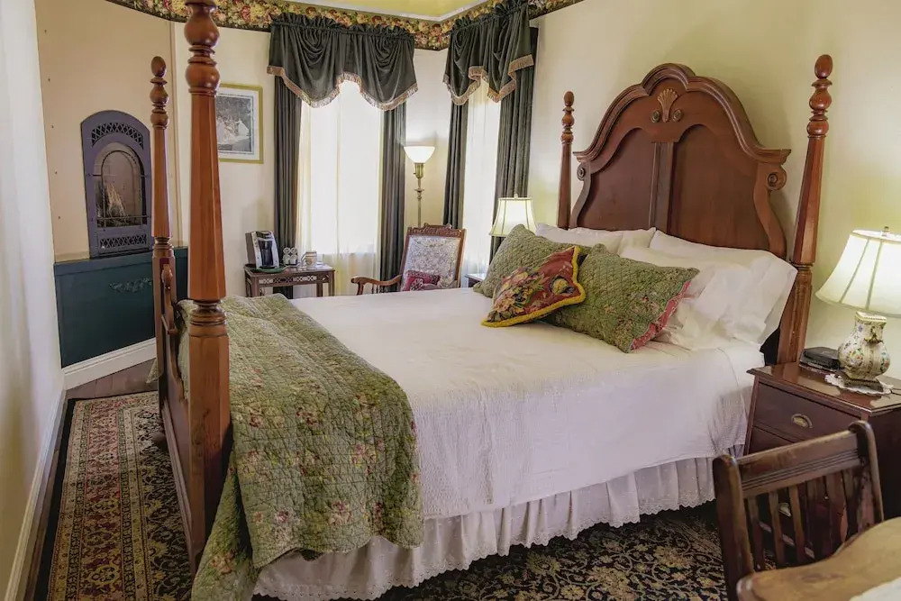 Weaverville Hotel