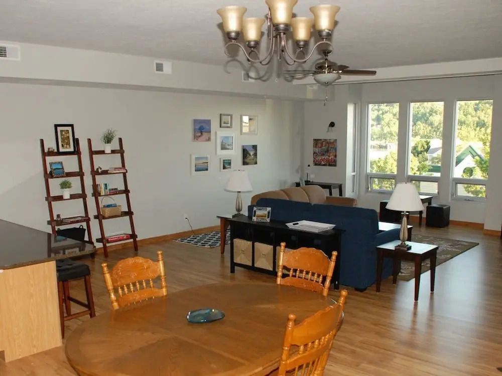 Betsie Harbor Lodging