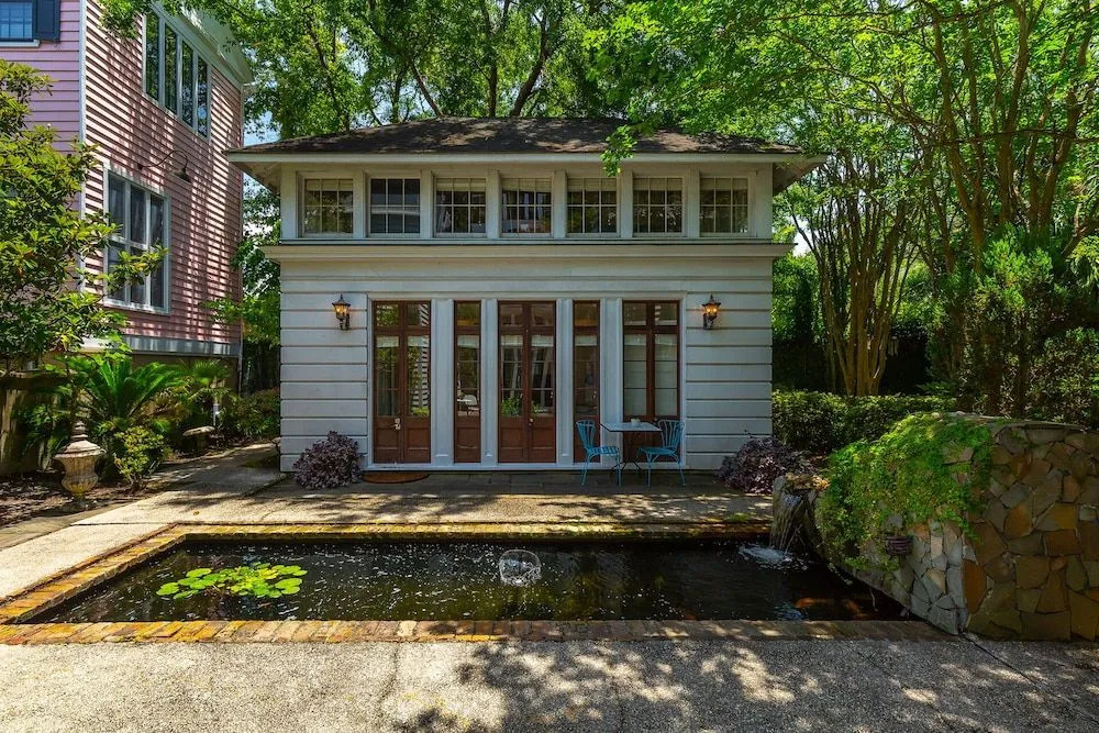 Cottage with Beautiful Garden and Heated Pool