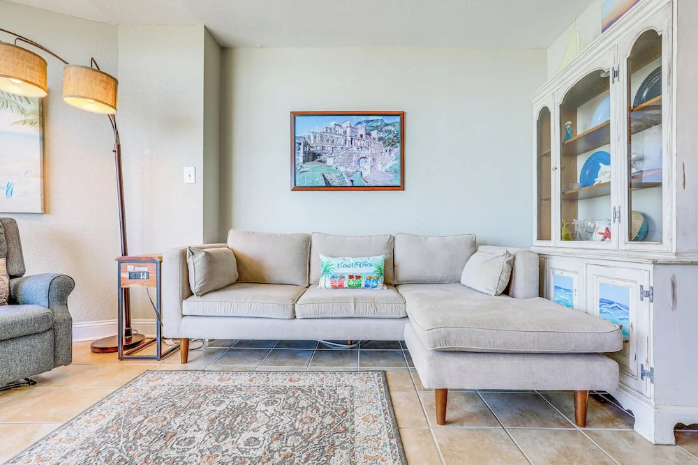 Walk to Shore: Condo w/ 2 Pools in Myrtle Beach