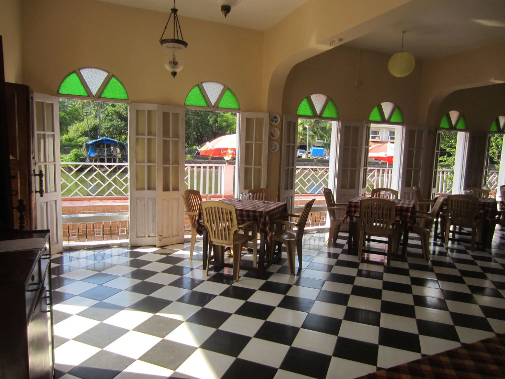 Hotel Riverside