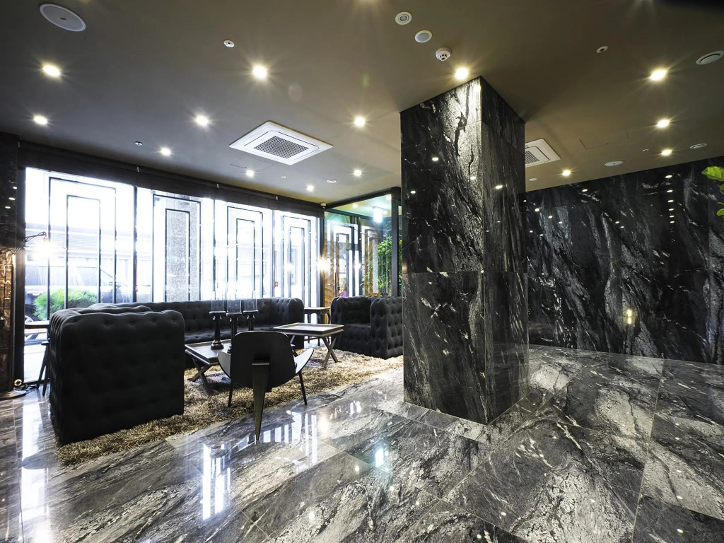 Richwell Hotel