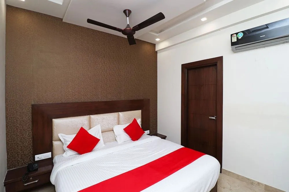 OYO 29175 Hotel Rp 74
