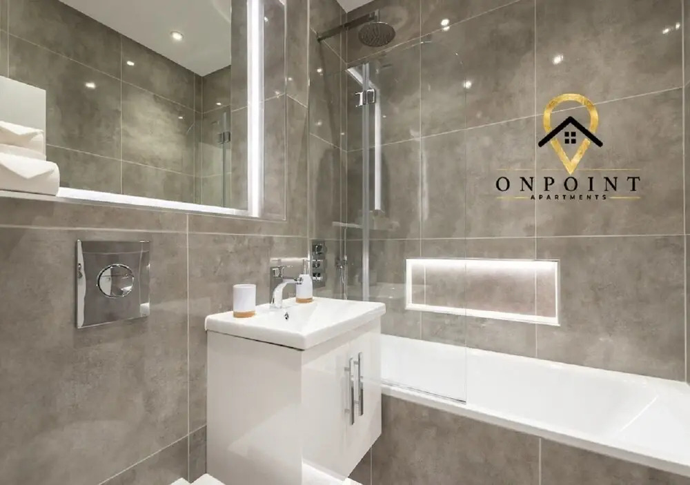 Fantastic 1 Bedroom Apt with PARKING