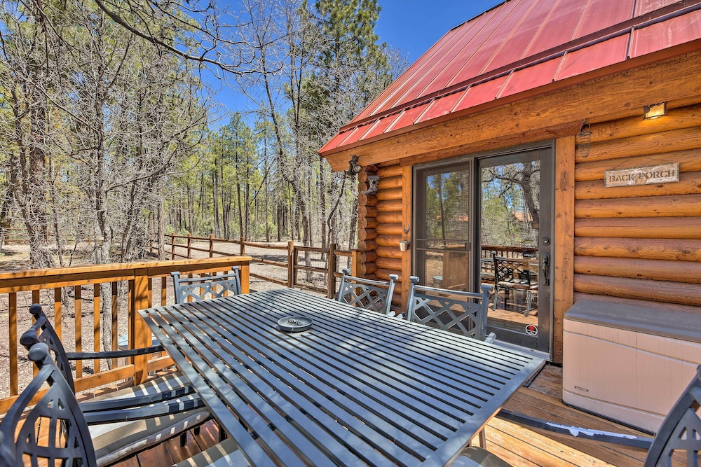 2-acre Cabin in Pinetop-lakeside w/ Fenced Yard