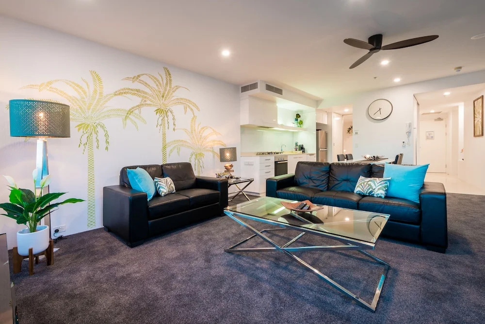 Private 29/F 2 bedroom Q1 Apartment Ocean & River Views