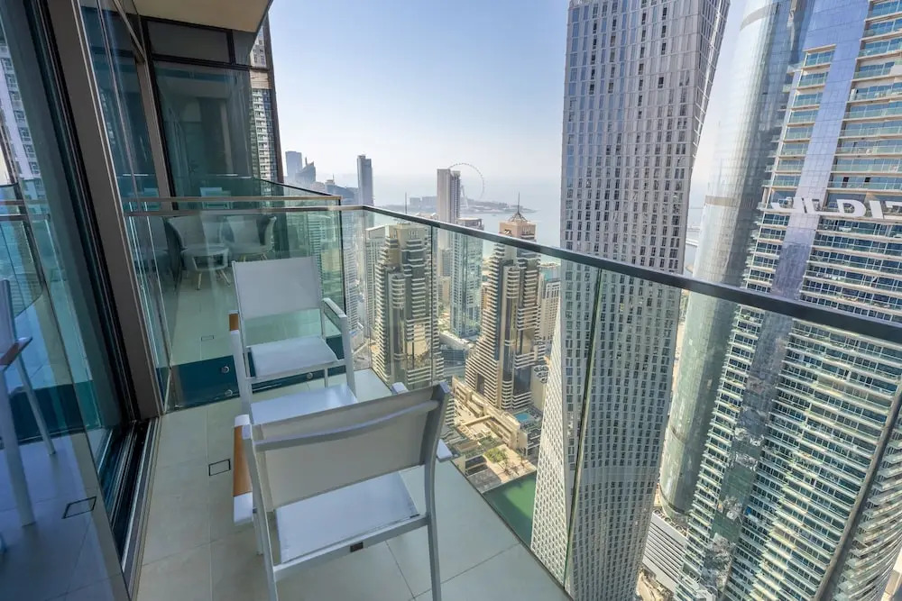 Maison Privee - Exclusive Apt w/ Striking Sea & Dubai Marina Vws