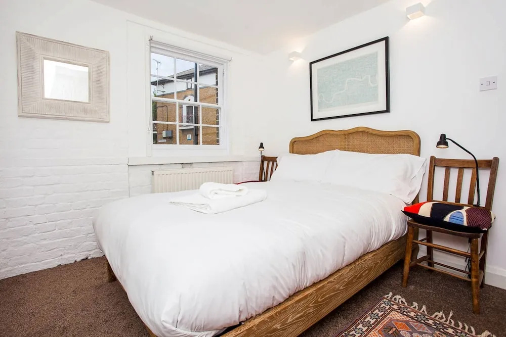 Unique Georgian 2 Bed House in Bermondsey