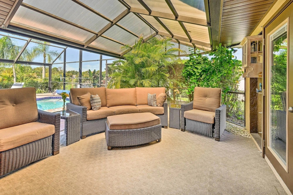 Port Charlotte Retreat w/ Heated Pool & Spa!