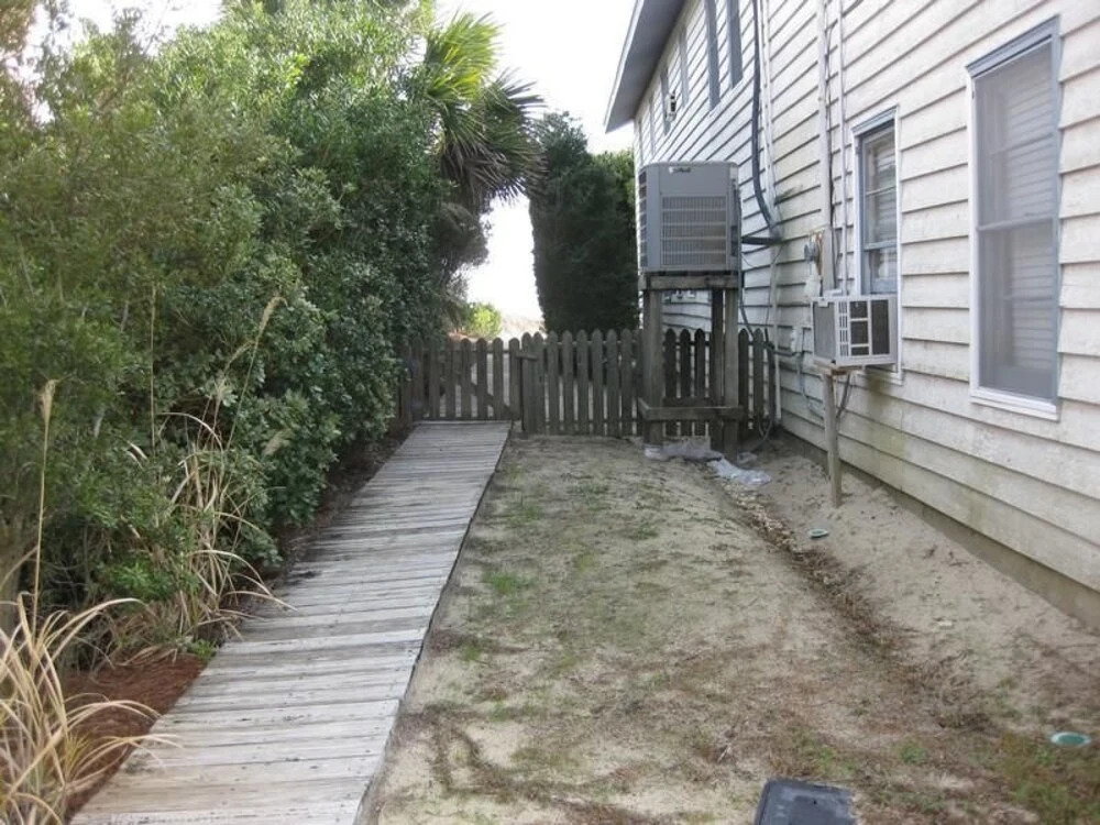 Granny's Beach House - 6 Br Home
