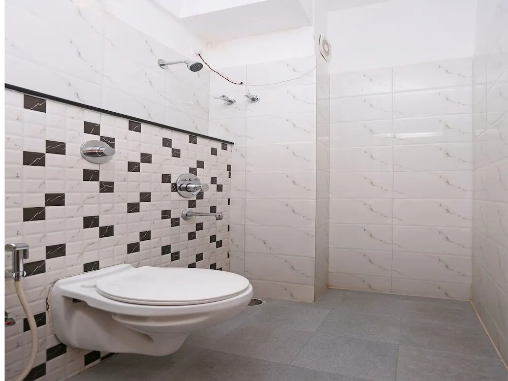 OYO 6447 Samasth Rooms And Suites
