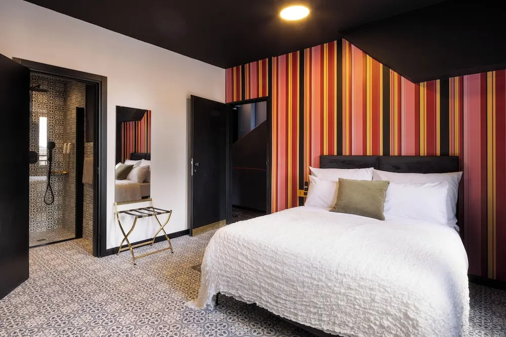 Laura Residence - Modern Studios