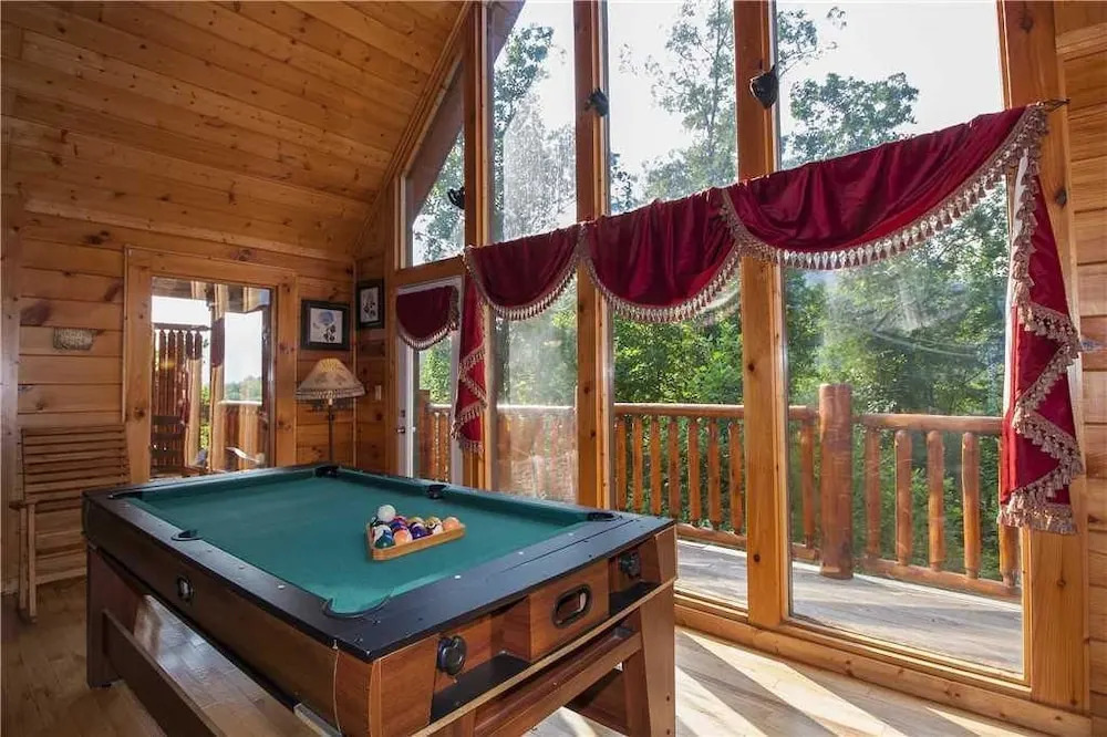 Kissing Retreat - Two Bedroom Cabin