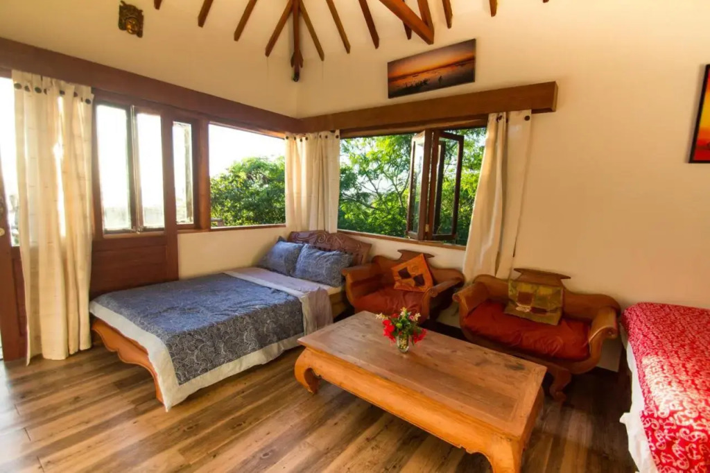 Boa Hill Surf House