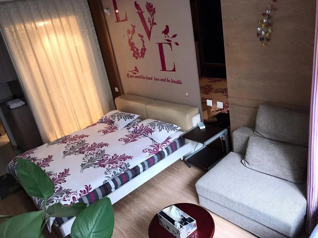 Qingfengxiaozhu Hotel