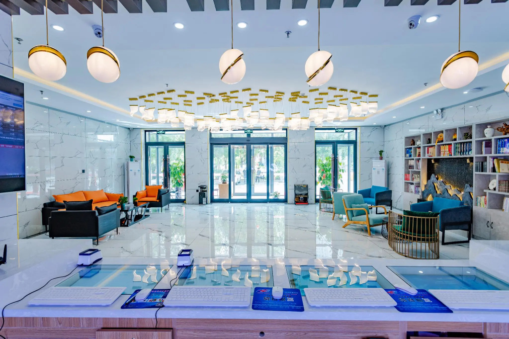 Elan Inn Daqing Passenger Terminal