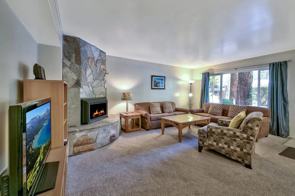Irving's Bavarian Ge  1139hb 3 Bedroom Condo
