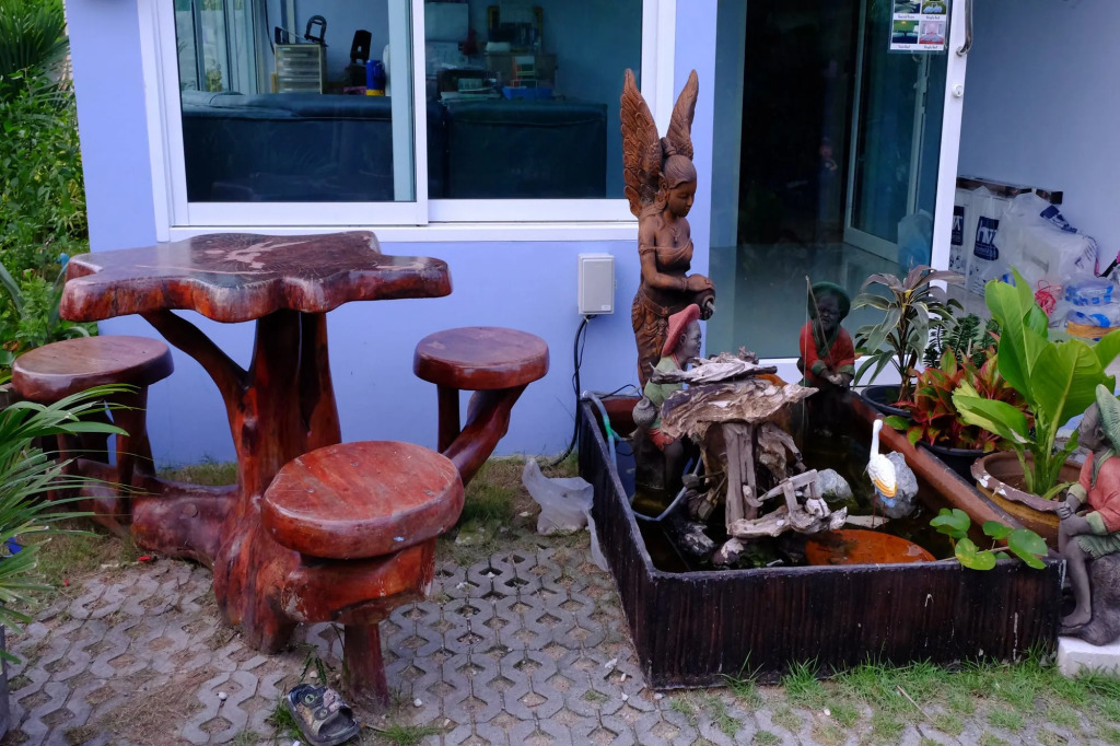PT House Resort