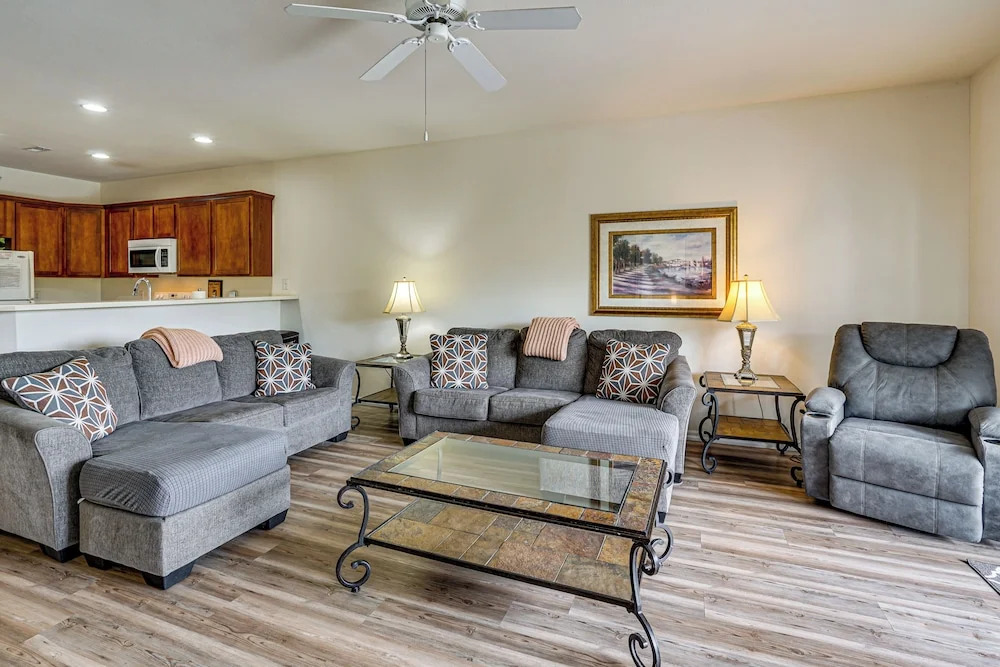 Lakefront Osage Beach Condo: Dock Your Boat Here!