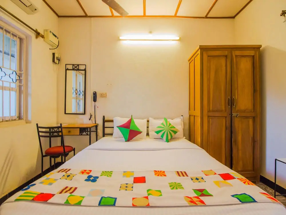 OYO 12902 Home Colourful Studio Home Candolim