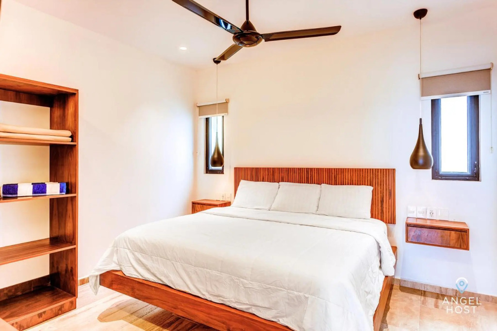 Chic Condotel with Roof Pool 10-Min Walk to Beach