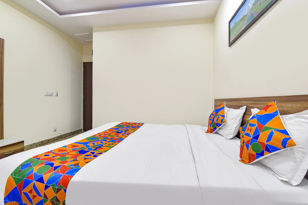 Fabhotel Vardan Villa
