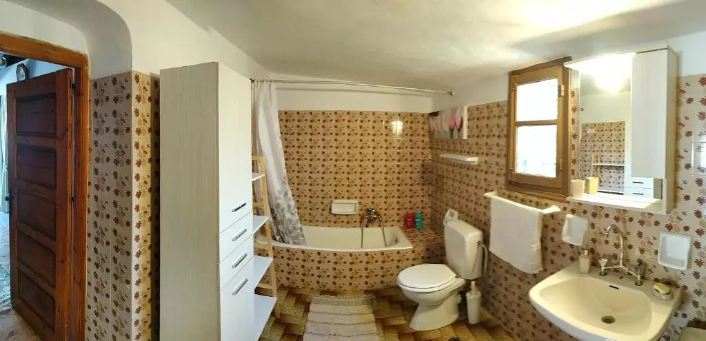 Traditional 1697 Thalamai house